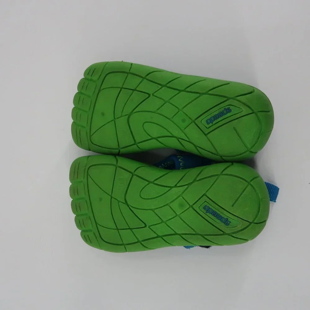 Speedo Kids Water Shoes Size Medium Fit like a Toddler 6/7